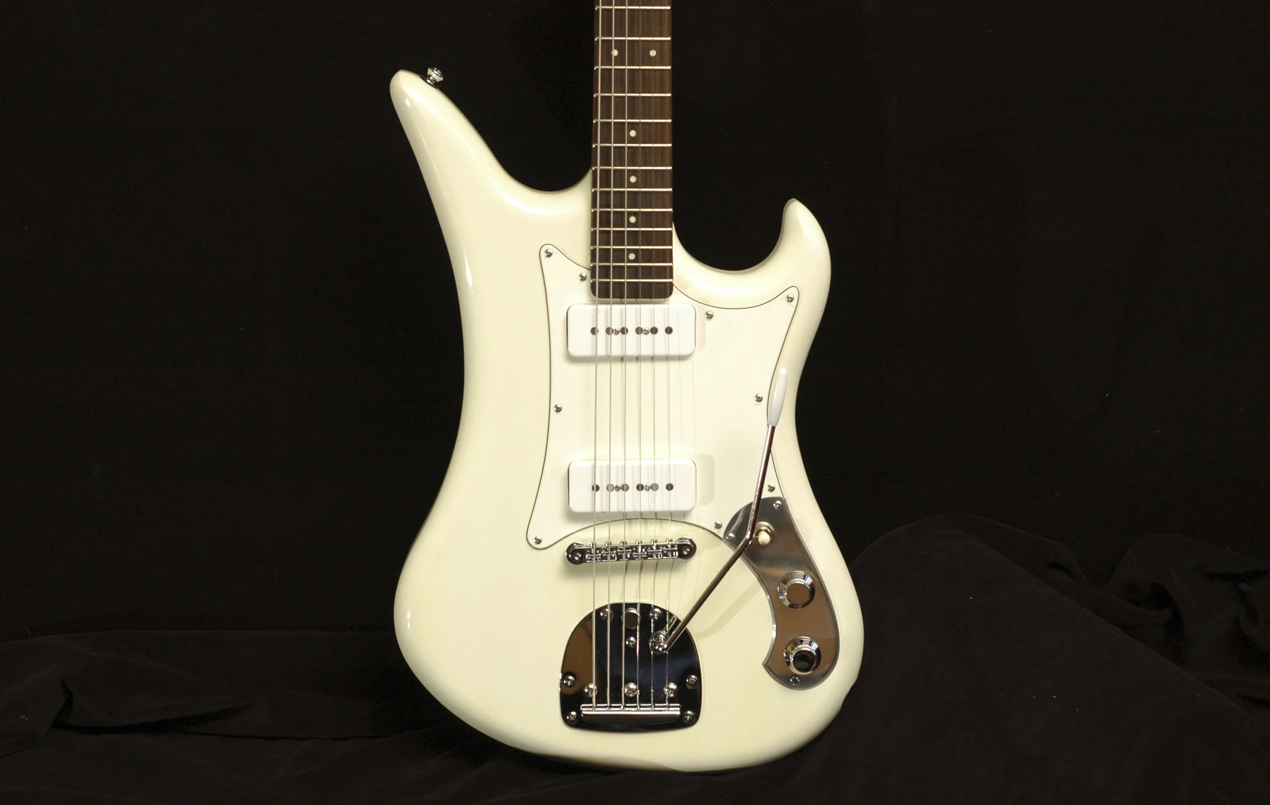 Spectre Vintage White
