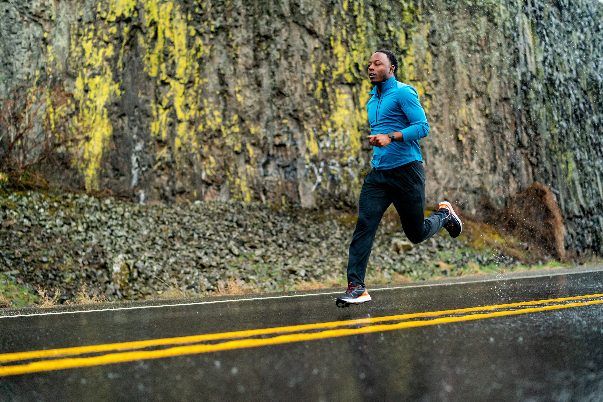  Adventure: Lorye Broom road running in the rain, Yakima Canyon, Washington 