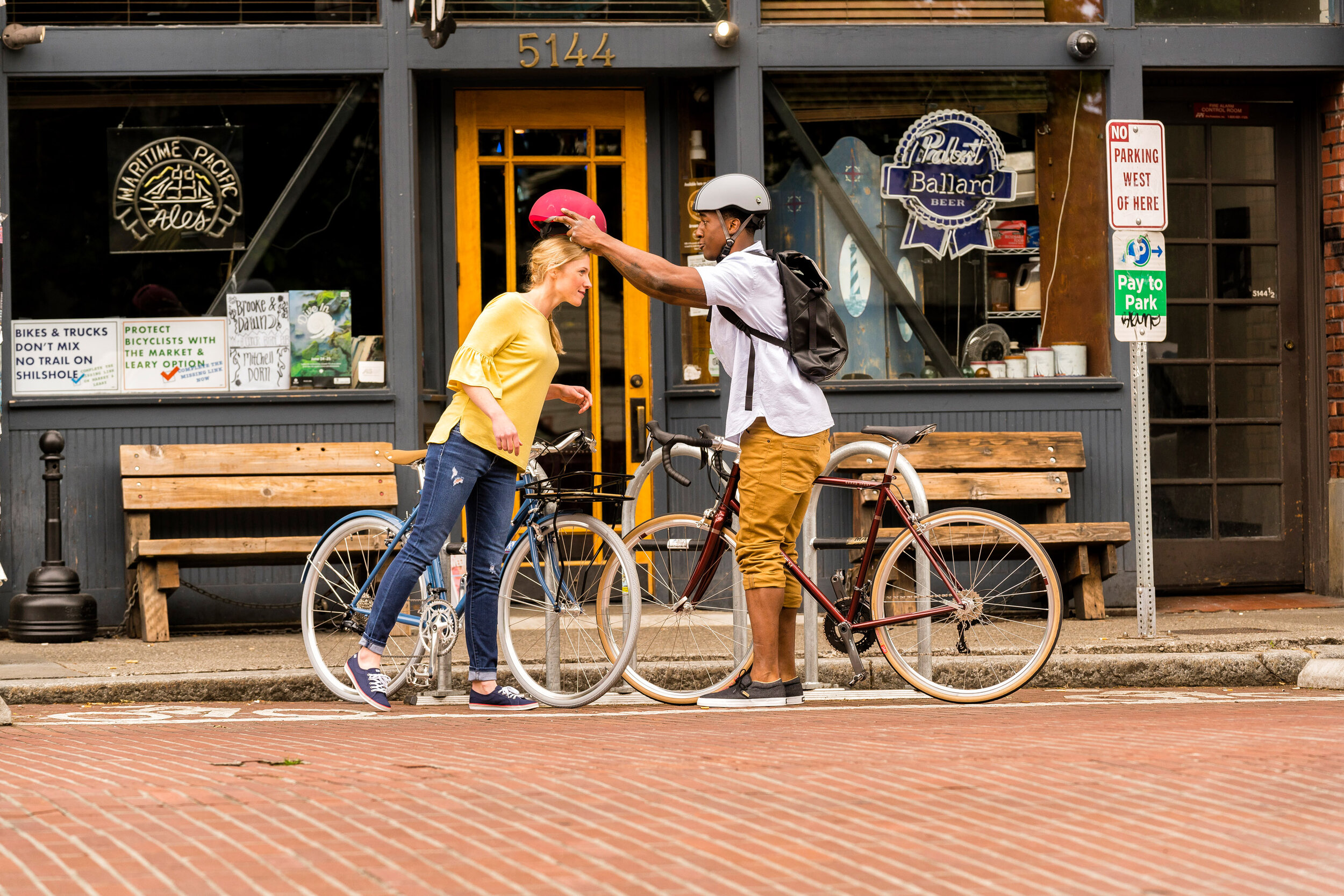 Lifestyle: Roger Johnson and Leasle Crawford getting ready for a bike ride in Ballard, Seattle 