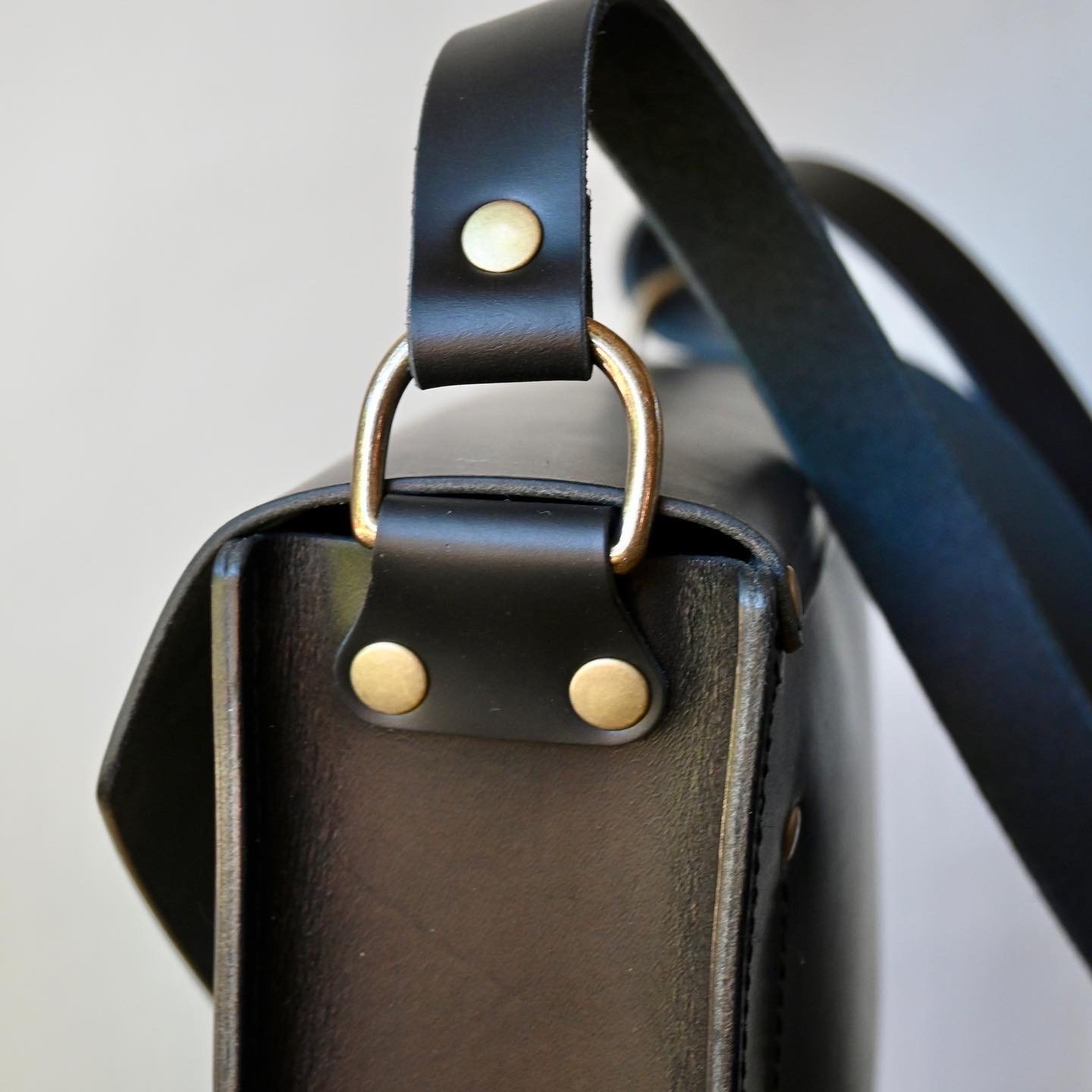 Black Leather Crossbody Day Bag with Zipper — Stitch & Rivet
