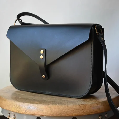 0030~zip closure leather clutch main image 0