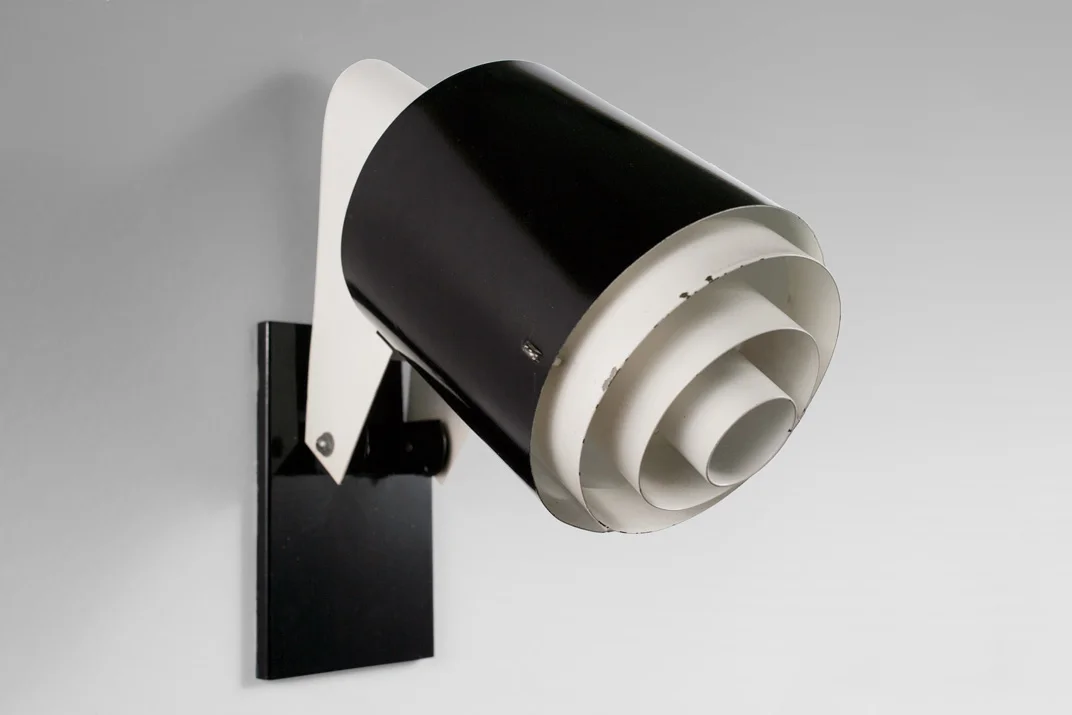Vintage French Wall Lamp in Black and White Metal with Concentric Diffuser France 1950s
