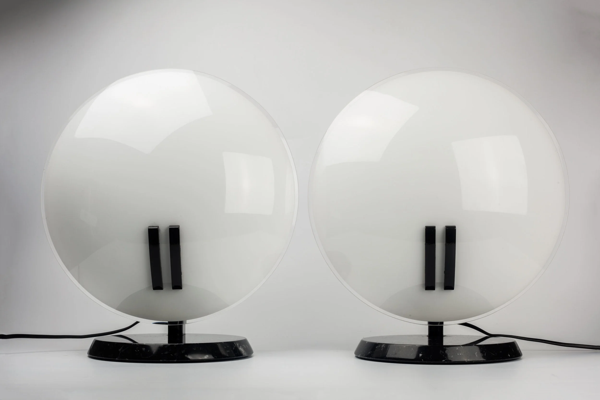 Italian Lamp Perla by Bruno Gecchelin for O Luce, Black Marble and White Glass, Italy 1980s