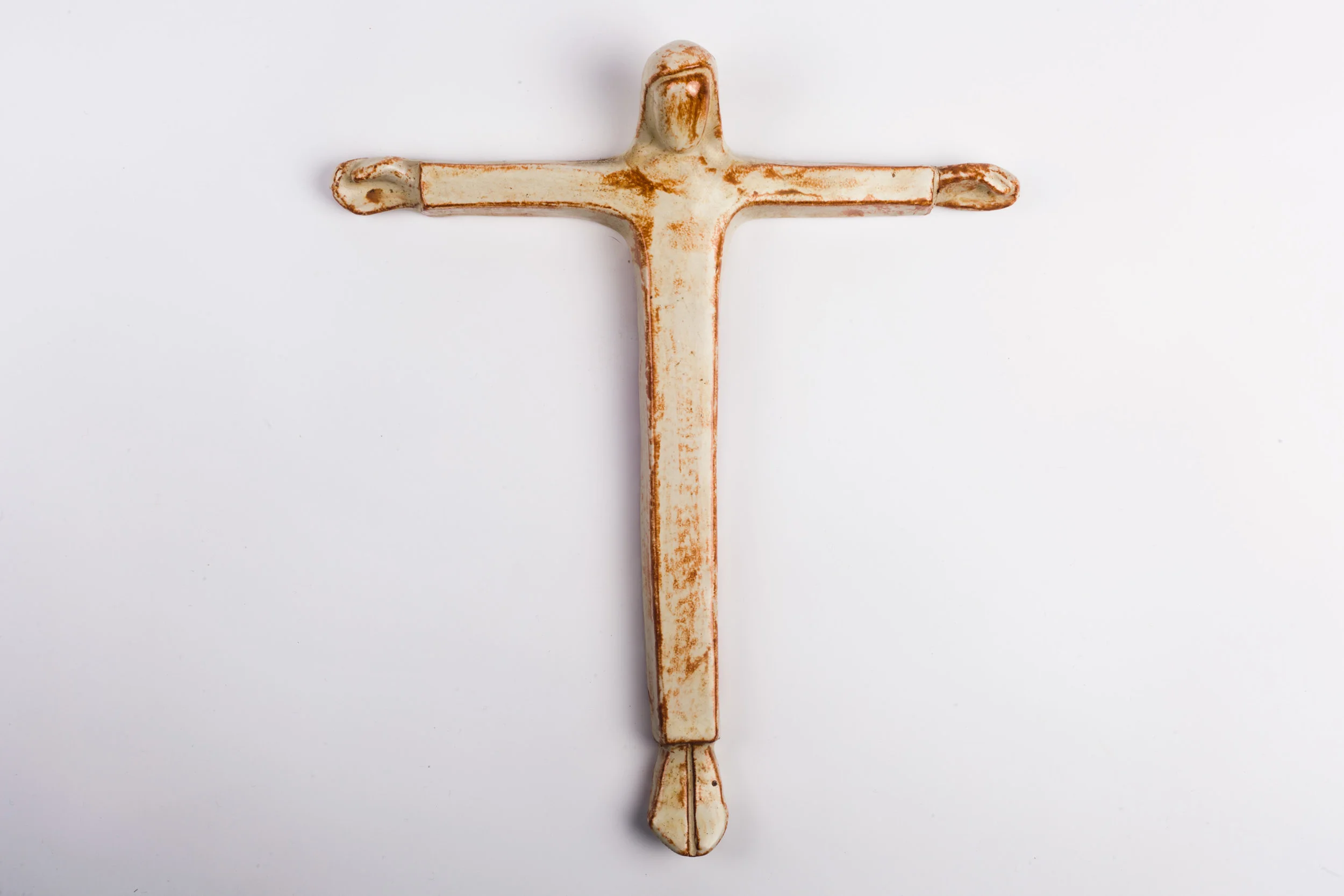 Wall Crucifix in Ceramic, Hand-Painted, White, Sienna, Made in Belgium 1950s