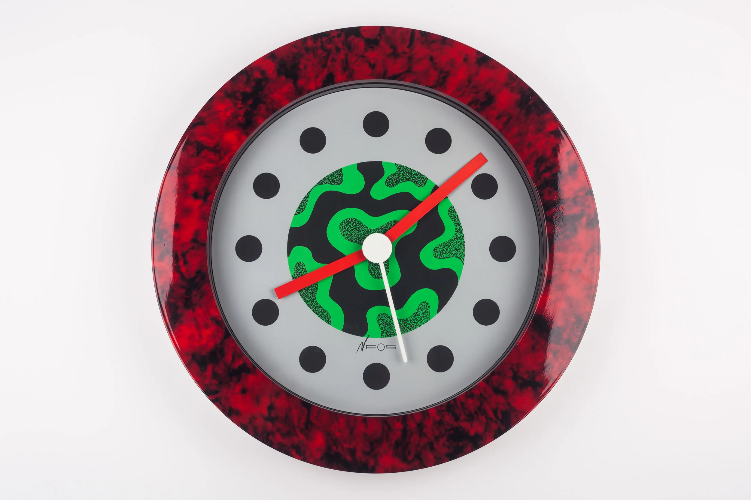 MEMPHIS WALL CLOCK, RED MARBLE EFFECT, DU PASQUIER & SOWDEN X NEOS, ITALY, 1980S