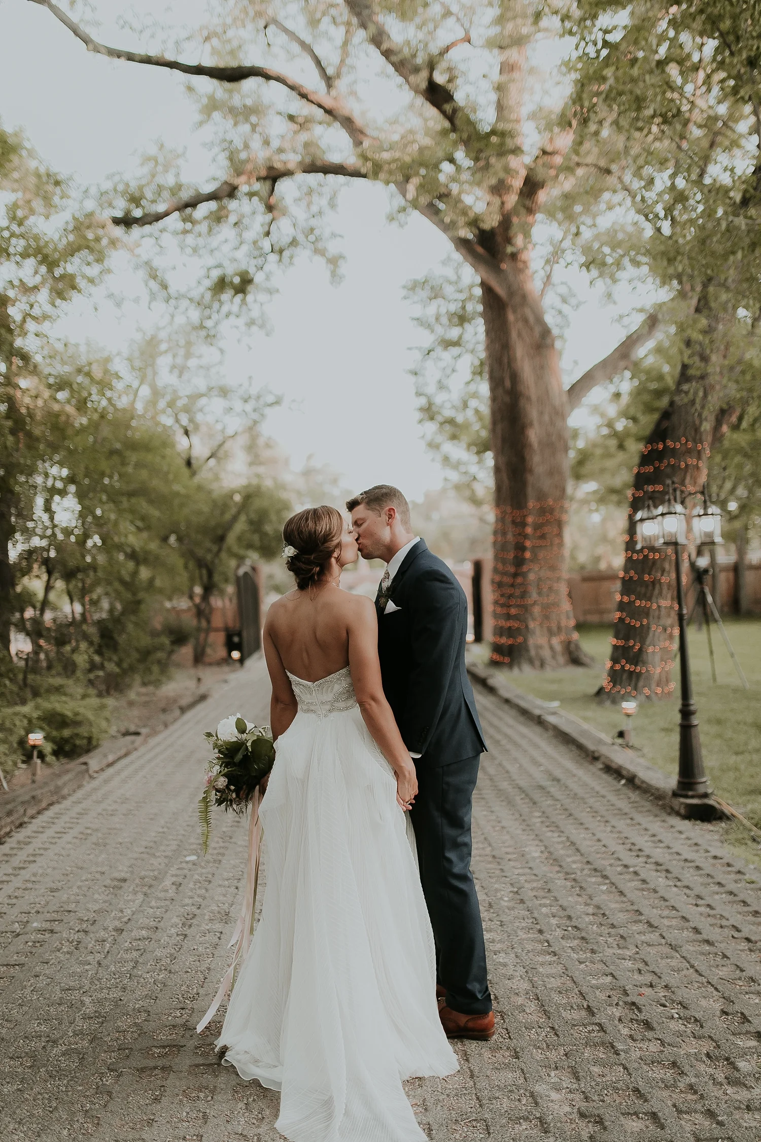 Alicia+lucia+photography+-+albuquerque+wedding+photographer+-+santa+fe+wedding+photography+-+new+mexico+wedding+photographer+-+summer+wedding+gowns+-+summer+wedding+style_0018.jpg