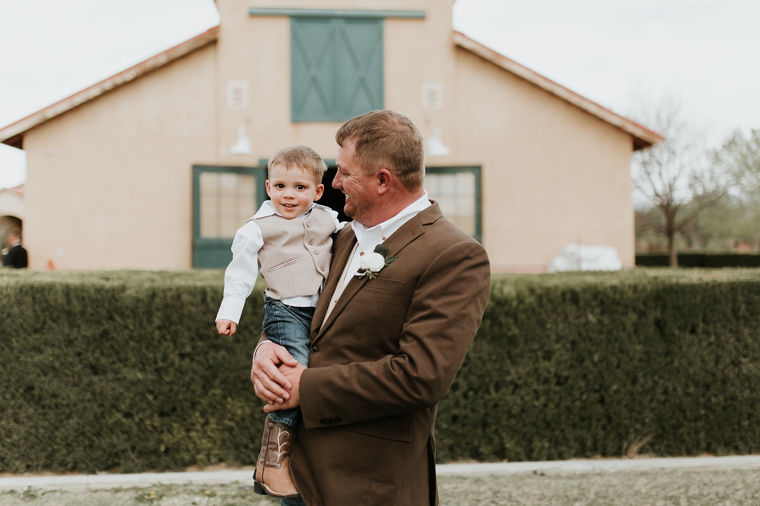 Alicia+lucia+photography+-+albuquerque+wedding+photographer+-+santa+fe+wedding+photography+-+new+mexico+wedding+photographer+-+new+mexico+engagement+-+la+mesita+ranch+wedding+-+la+mesita+ranch+spring+wedding_0015.jpg