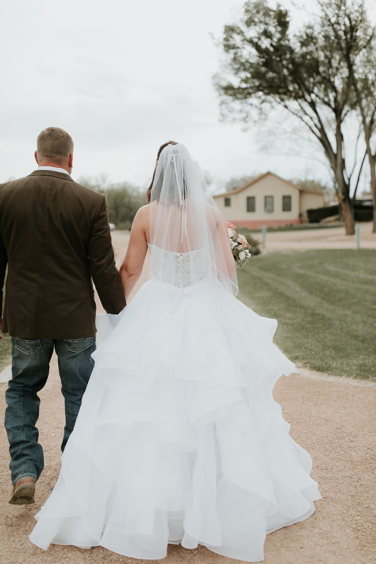 Alicia+lucia+photography+-+albuquerque+wedding+photographer+-+santa+fe+wedding+photography+-+new+mexico+wedding+photographer+-+new+mexico+engagement+-+la+mesita+ranch+wedding+-+la+mesita+ranch+spring+wedding_0038.jpg