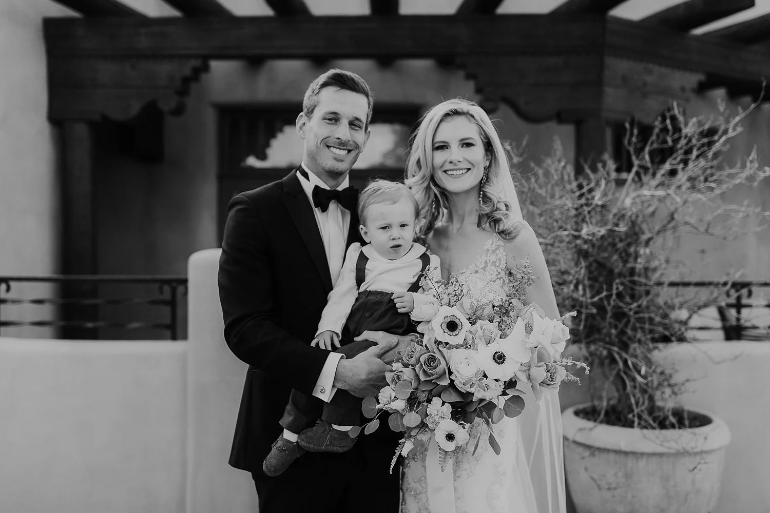 Alicia+lucia+photography+-+albuquerque+wedding+photographer+-+santa+fe+wedding+photography+-+new+mexico+wedding+photographer+-+la+fonda+wedding+-+la+fonda+winter+wedding_0051.jpg