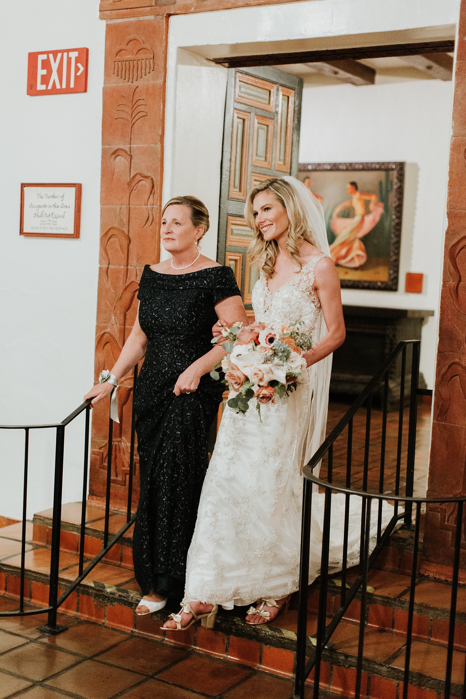 Alicia+lucia+photography+-+albuquerque+wedding+photographer+-+santa+fe+wedding+photography+-+new+mexico+wedding+photographer+-+la+fonda+wedding+-+la+fonda+winter+wedding_0075.jpg