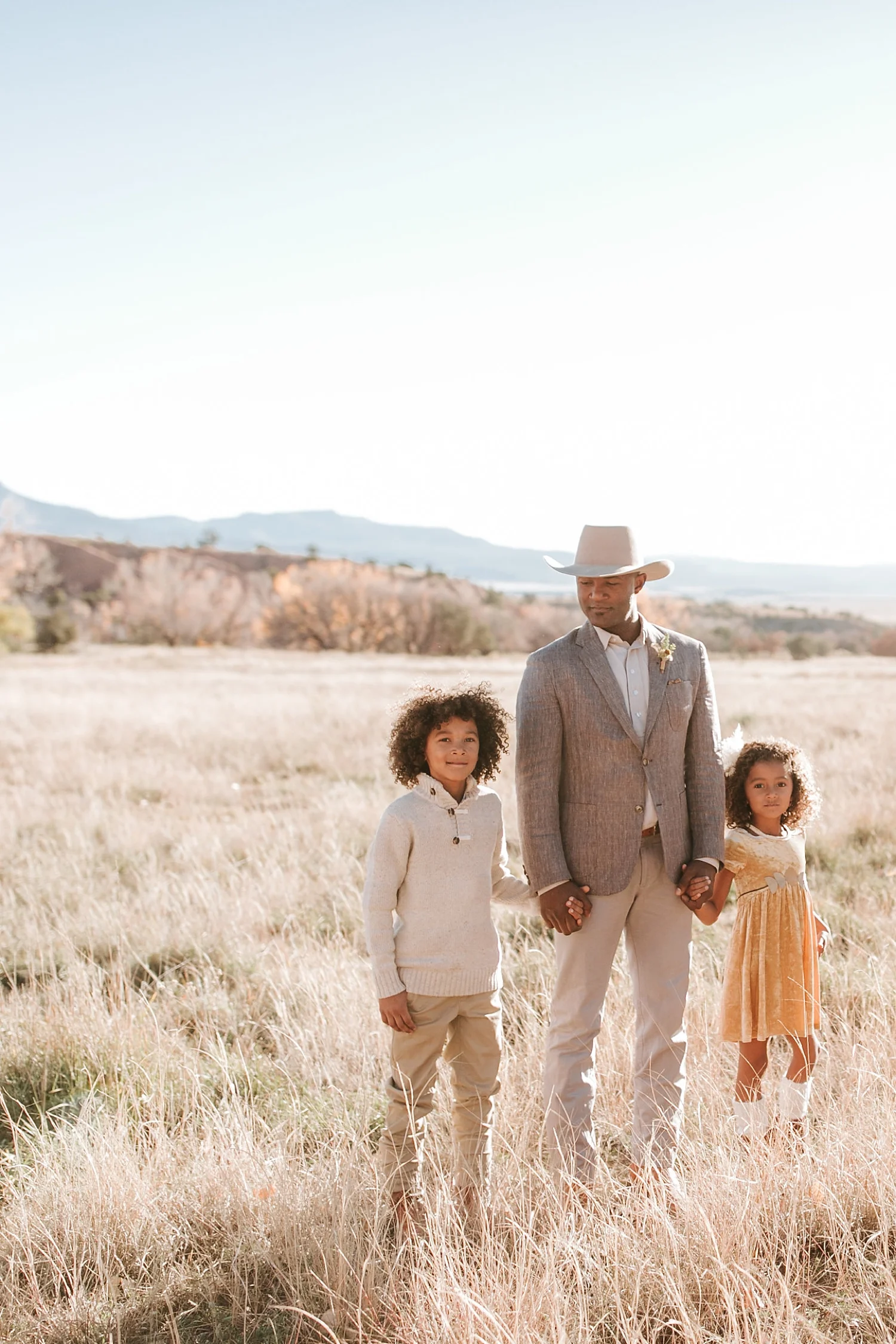 Alicia+lucia+photography+-+albuquerque+wedding+photographer+-+santa+fe+wedding+photography+-+new+mexico+wedding+photographer+-+new+mexico+ghost+ranch+wedding+-+styled+wedding+shoot_0016.jpg