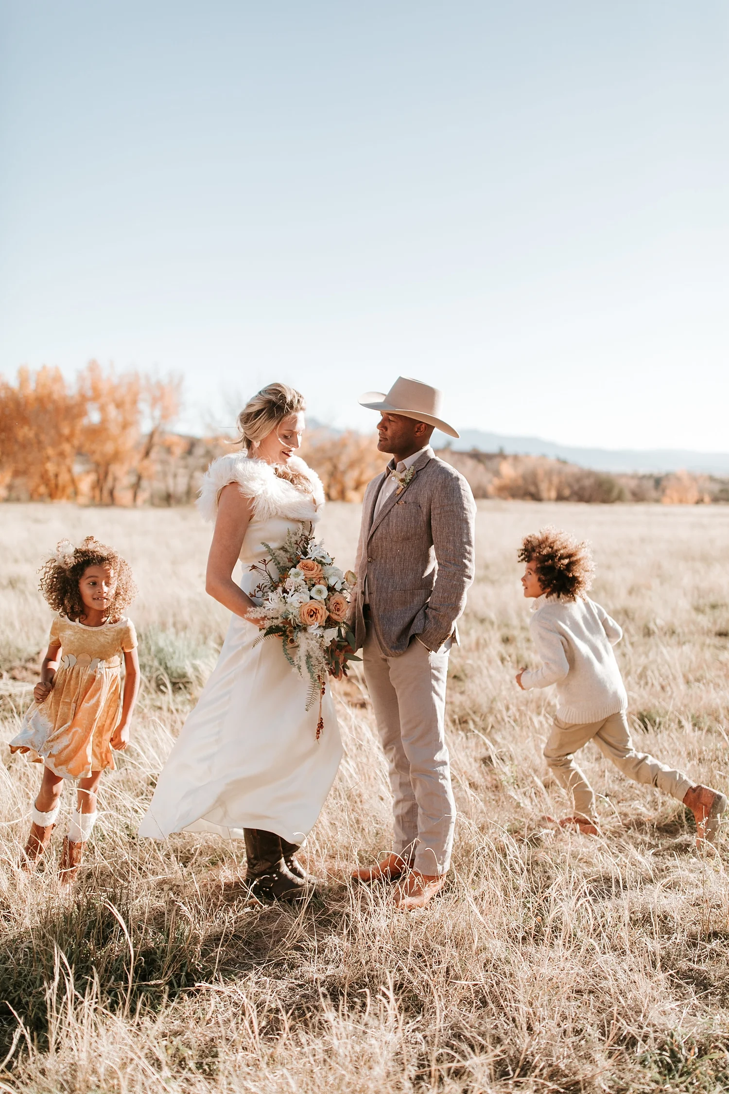 Alicia+lucia+photography+-+albuquerque+wedding+photographer+-+santa+fe+wedding+photography+-+new+mexico+wedding+photographer+-+new+mexico+ghost+ranch+wedding+-+styled+wedding+shoot_0029.jpg