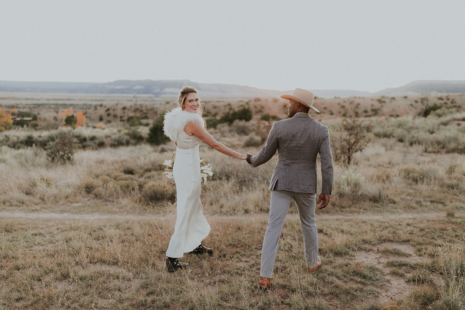 Alicia+lucia+photography+-+albuquerque+wedding+photographer+-+santa+fe+wedding+photography+-+new+mexico+wedding+photographer+-+new+mexico+ghost+ranch+wedding+-+styled+wedding+shoot_0071.jpg