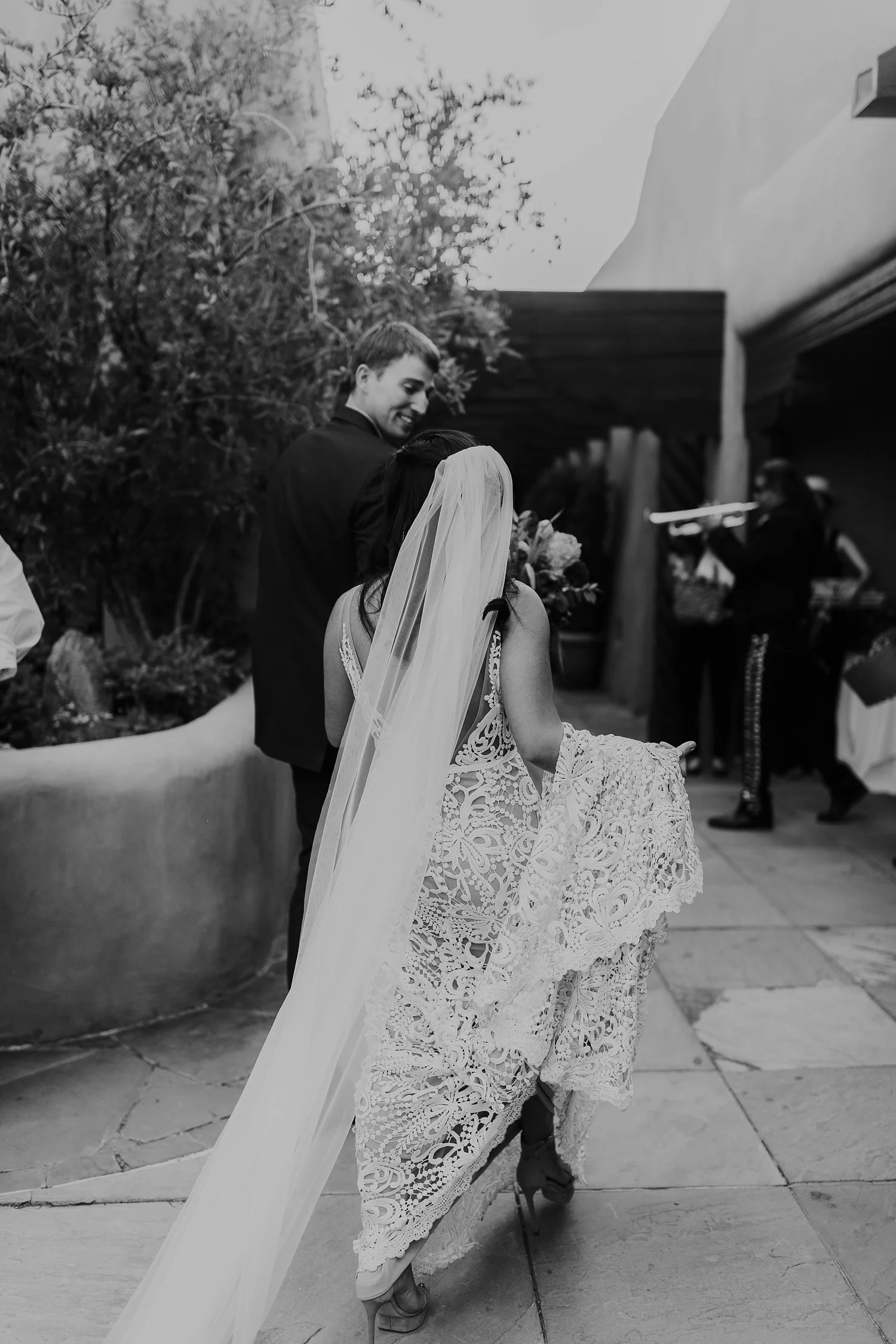 Alicia+lucia+photography+-+albuquerque+wedding+photographer+-+santa+fe+wedding+photography+-+new+mexico+wedding+photographer+-+new+mexico+wedding+-+la+fond+santa+fe+wedding+-+la+fonda+santa+fe+summer+wedding+-+bright+santa+fe+wedding_0075.jpg