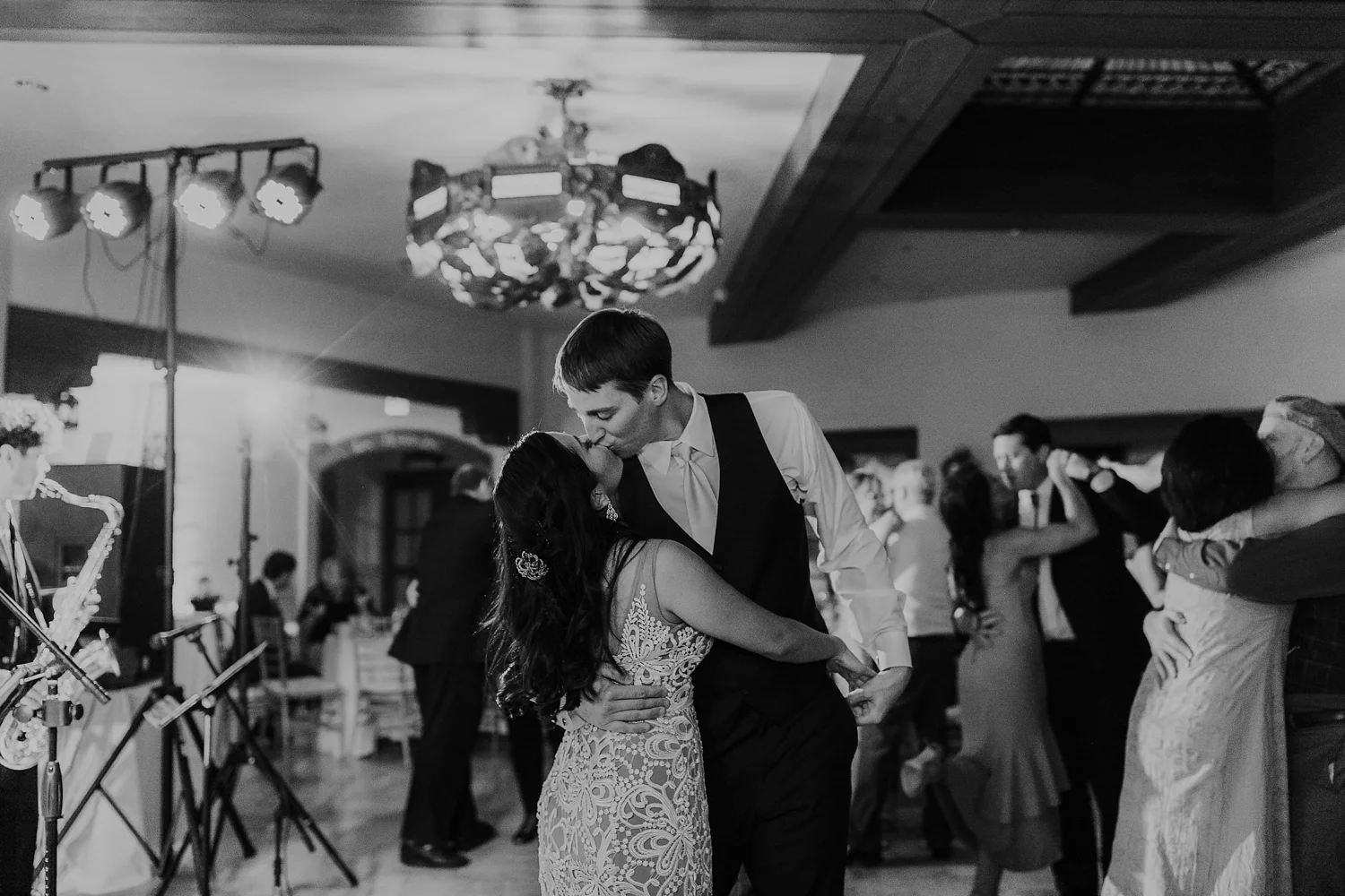 Alicia+lucia+photography+-+albuquerque+wedding+photographer+-+santa+fe+wedding+photography+-+new+mexico+wedding+photographer+-+new+mexico+wedding+-+la+fond+santa+fe+wedding+-+la+fonda+santa+fe+summer+wedding+-+bright+santa+fe+wedding_0111.jpg