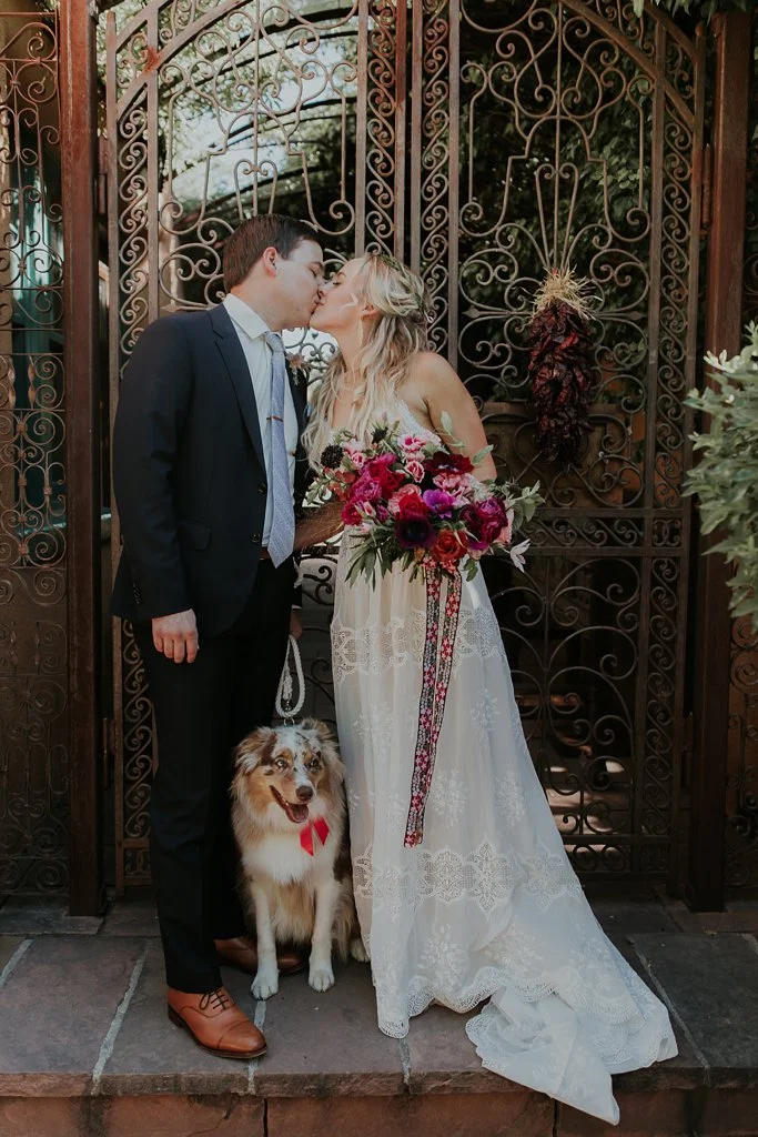 Alicia+lucia+photography+-+albuquerque+wedding+photographer+-+santa+fe+wedding+photography+-+new+mexico+wedding+photographer+-+albuquerque+wedding+-+santa+fe+wedding+-+dogs+in+weddings+-+wedding+dogs+-+real+weddings_0015.jpg