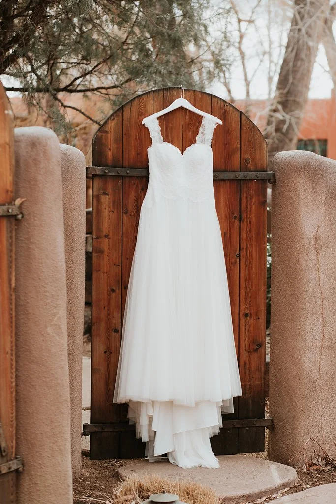 Alicia+lucia+photography+-+albuquerque+wedding+photographer+-+santa+fe+wedding+photography+-+new+mexico+wedding+photographer+-+taos+new+mexico+-+taos+wedding+-+el+monte+sagrado+wedding+-+winter+wedding_0011.jpg