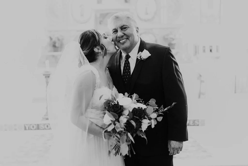 Alicia+lucia+photography+-+albuquerque+wedding+photographer+-+santa+fe+wedding+photography+-+new+mexico+wedding+photographer+-+taos+new+mexico+-+taos+wedding+-+el+monte+sagrado+wedding+-+winter+wedding_0051.jpg