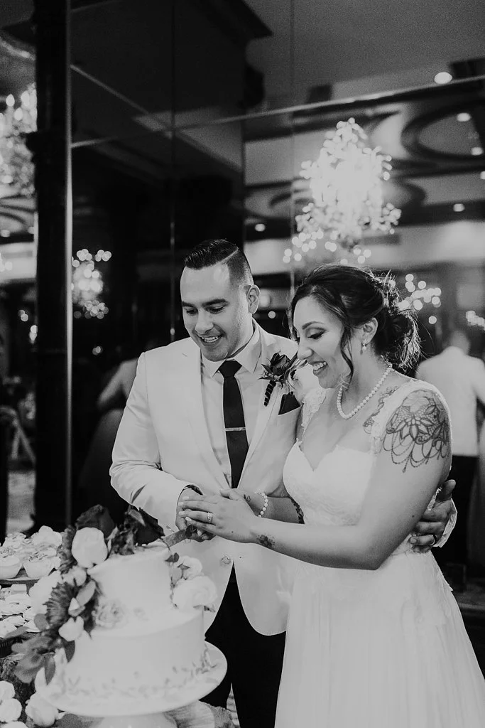 Alicia+lucia+photography+-+albuquerque+wedding+photographer+-+santa+fe+wedding+photography+-+new+mexico+wedding+photographer+-+taos+new+mexico+-+taos+wedding+-+el+monte+sagrado+wedding+-+winter+wedding_0112.jpg