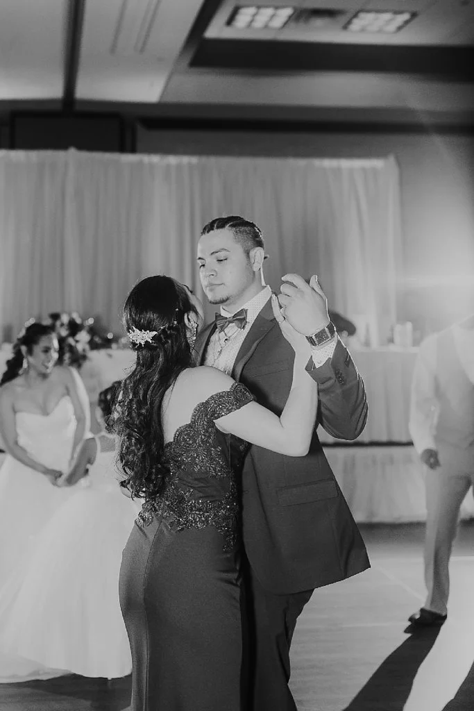 Alicia+lucia+photography+-+albuquerque+wedding+photographer+-+santa+fe+wedding+photography+-+new+mexico+wedding+photographer+-+albuquerque+wedding+-+albuquerque+winter+wedding_0097.jpg