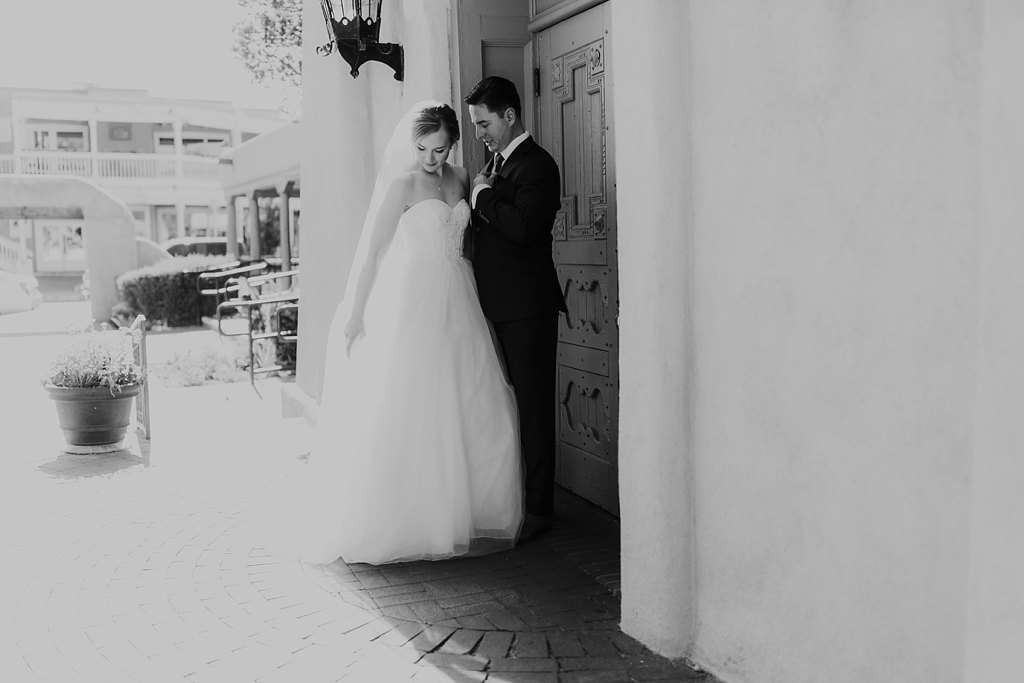 Alicia+lucia+photography+-+albuquerque+wedding+photographer+-+santa+fe+wedding+photography+-+new+mexico+wedding+photographer+-+old+town+albuquerque+wedding+-+el+zocalo+wedding+-+new+mexcio+spring+wedding_0072.jpg