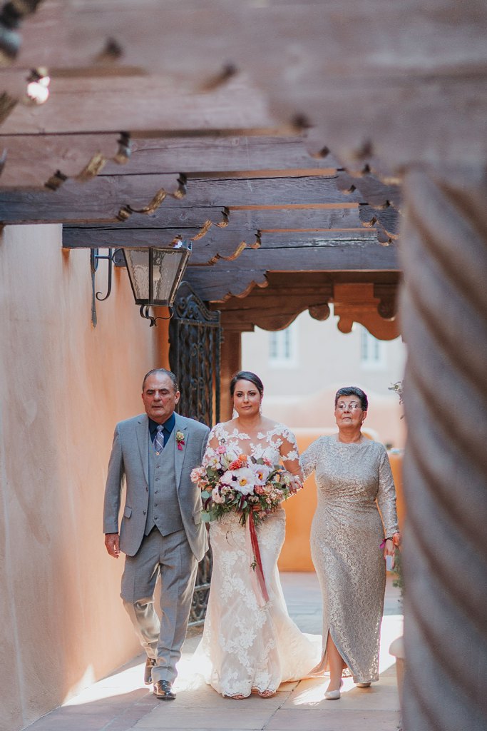 Alicia+lucia+photography+-+albuquerque+wedding+photographer+-+santa+fe+wedding+photography+-+new+mexico+wedding+photographer+-+new+mexico+wedding+-+santa+fe+wedding+-+la+fonda+wedding+-+la+fonda+fall+wedding_0081.jpg