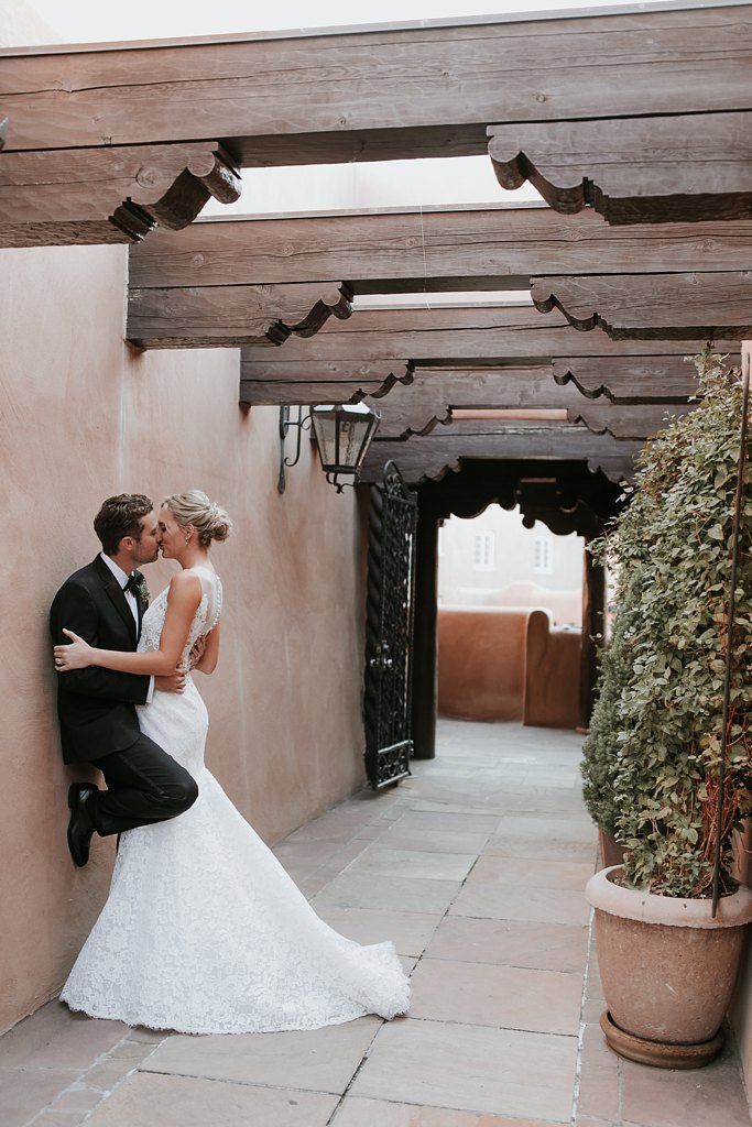 Alicia+lucia+photography+-+albuquerque+wedding+photographer+-+santa+fe+wedding+photography+-+new+mexico+wedding+photographer+-+new+mexico+wedding+-+santa+fe+wedding+-+la+fonda+santa+fe+-+la+fonda+wedding+-+loretto+chapel+wedding_0097.jpg