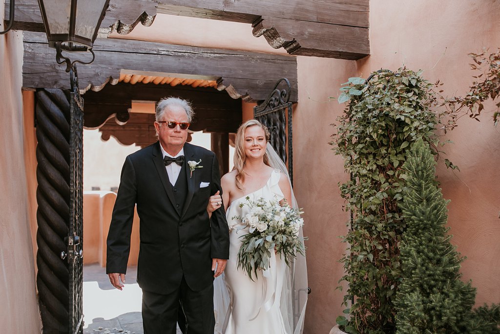 Alicia+lucia+photography+-+albuquerque+wedding+photographer+-+santa+fe+wedding+photography+-+new+mexico+wedding+photographer+-+new+mexico+wedding+-+la+fonda+on+the+plaza+-+la+fonda+late+summer+wedding_0039.jpg