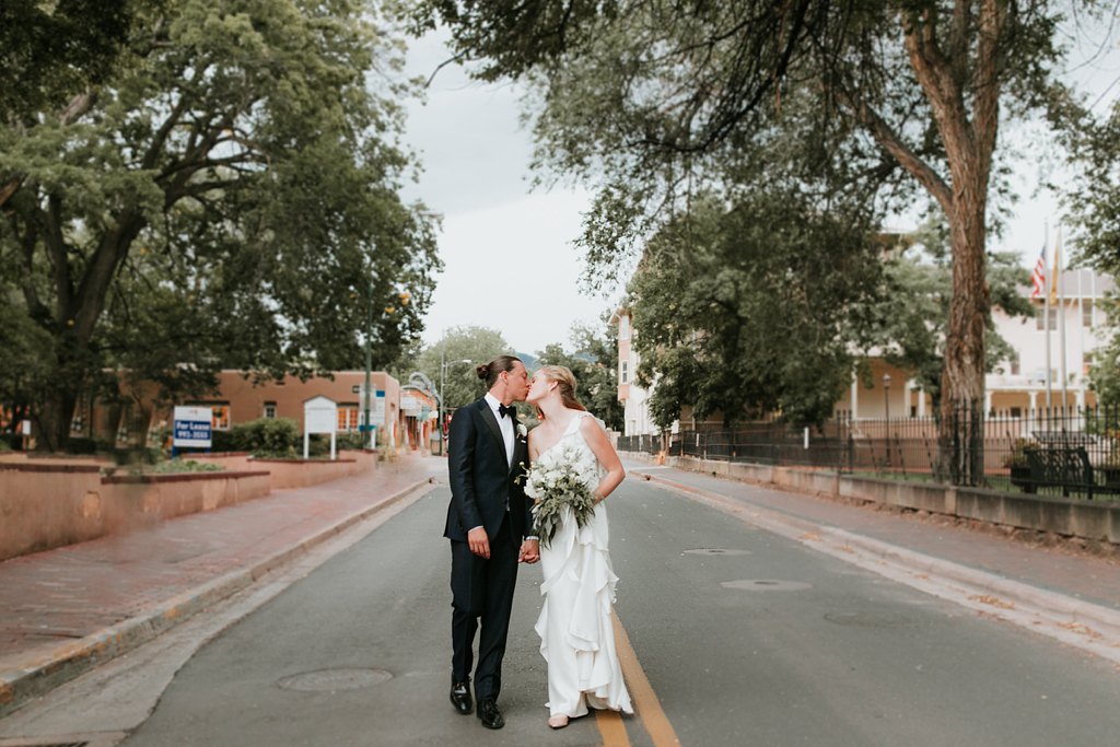 Alicia+lucia+photography+-+albuquerque+wedding+photographer+-+santa+fe+wedding+photography+-+new+mexico+wedding+photographer+-+new+mexico+wedding+-+la+fonda+on+the+plaza+-+la+fonda+late+summer+wedding_0068.jpg