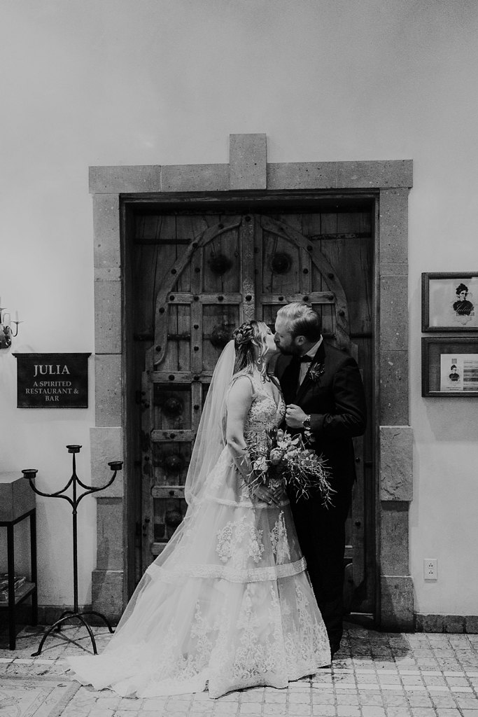 Alicia+lucia+photography+-+albuquerque+wedding+photographer+-+santa+fe+wedding+photography+-+new+mexico+wedding+photographer+-+new+mexico+wedding+-+santa+fe+wedding+-+la+posada+santa+fe+-+la+posada+wedding+-+la+posada+fall+wedding_0089.jpg
