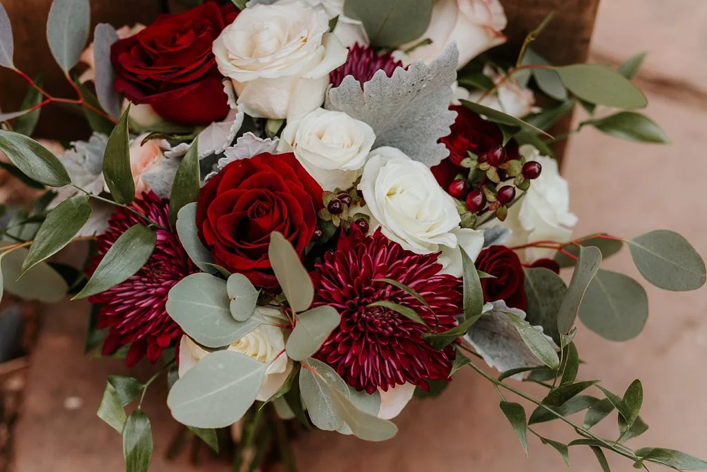 Alicia+lucia+photography+-+albuquerque+wedding+photographer+-+santa+fe+wedding+photography+-+new+mexico+wedding+photographer+-+new+mexico+wedding+-+wedding+florals+-+winter+wedding+-+winter+wedding+florals_0008.jpg