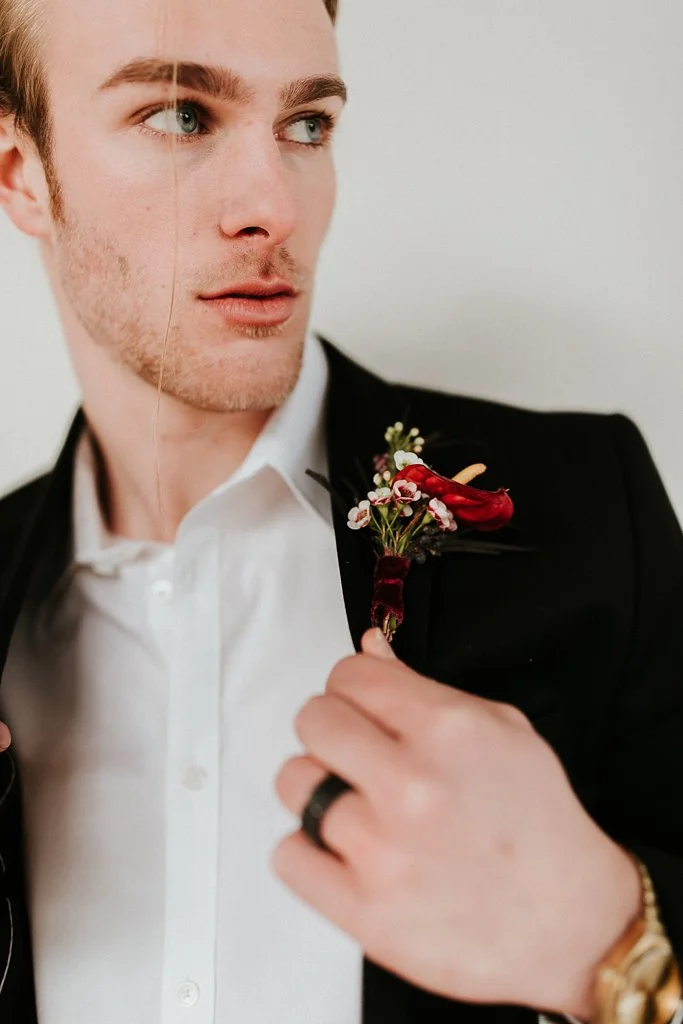 Alicia+lucia+photography+-+albuquerque+wedding+photographer+-+santa+fe+wedding+photography+-+new+mexico+wedding+photographer+-+new+mexico+wedding+-+wedding+florals+-+winter+wedding+-+winter+wedding+florals_0041.jpg