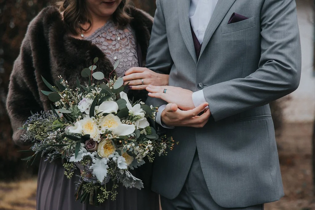 Alicia+lucia+photography+-+albuquerque+wedding+photographer+-+santa+fe+wedding+photography+-+new+mexico+wedding+photographer+-+new+mexico+wedding+-+wedding+florals+-+winter+wedding+-+winter+wedding+florals_0062.jpg