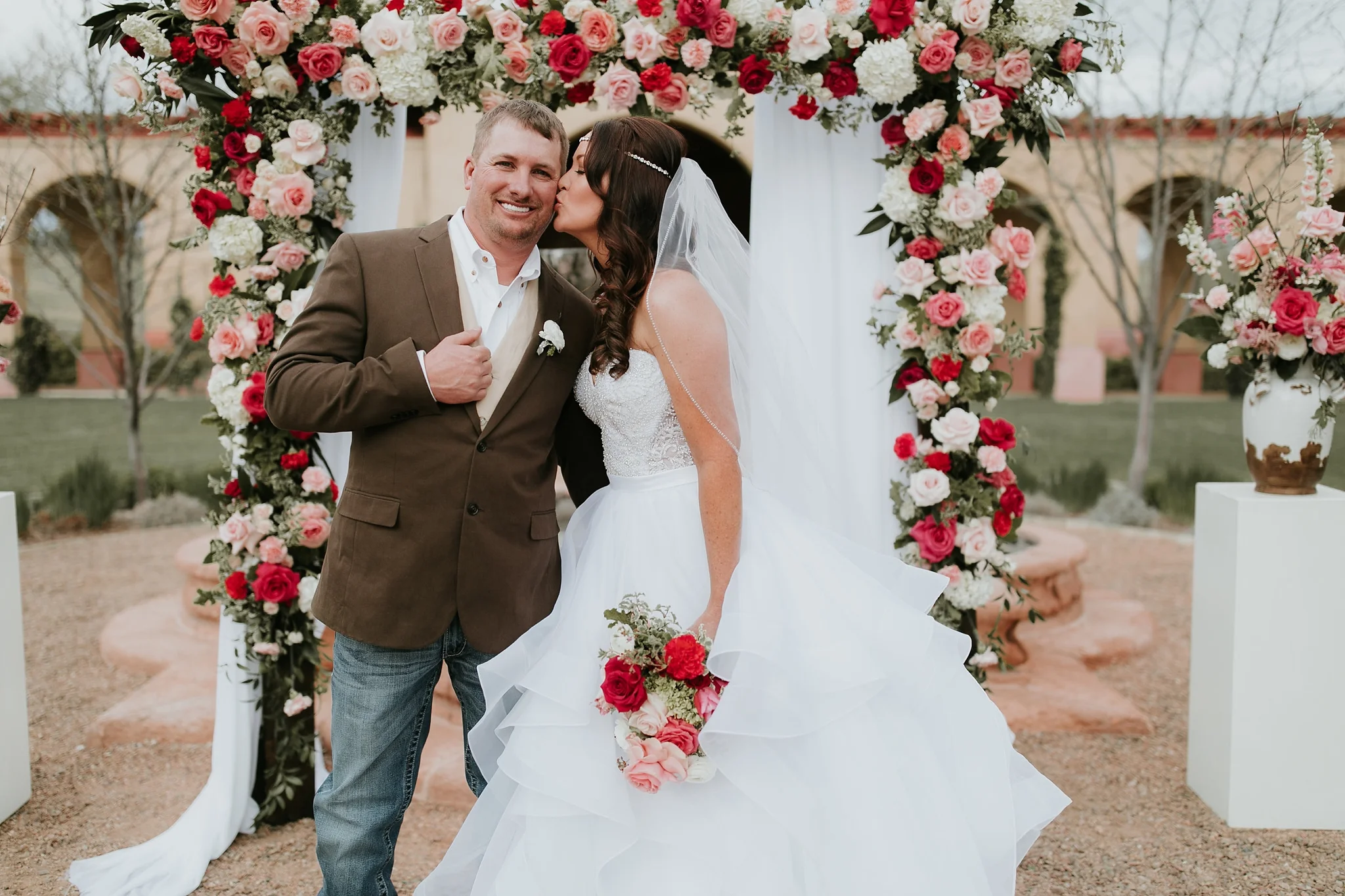 Alicia+lucia+photography+-+albuquerque+wedding+photographer+-+santa+fe+wedding+photography+-+new+mexico+wedding+photographer+-+new+mexico+wedding+-+wedding+-+groom+-+groom+style+-+wedding+style_0102.jpg