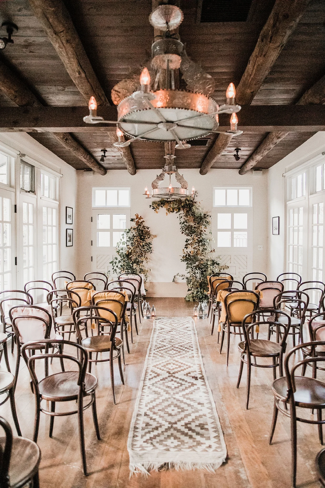 Alicia+lucia+photography+-+albuquerque+wedding+photographer+-+santa+fe+wedding+photography+-+new+mexico+wedding+photographer+-+wedding+ceremony+-+wedding+alter+-+floral+alter_0020.jpg