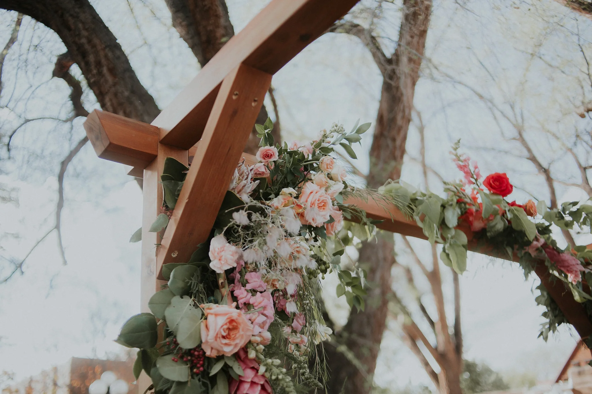 Alicia+lucia+photography+-+albuquerque+wedding+photographer+-+santa+fe+wedding+photography+-+new+mexico+wedding+photographer+-+wedding+ceremony+-+wedding+alter+-+floral+alter_0045.jpg