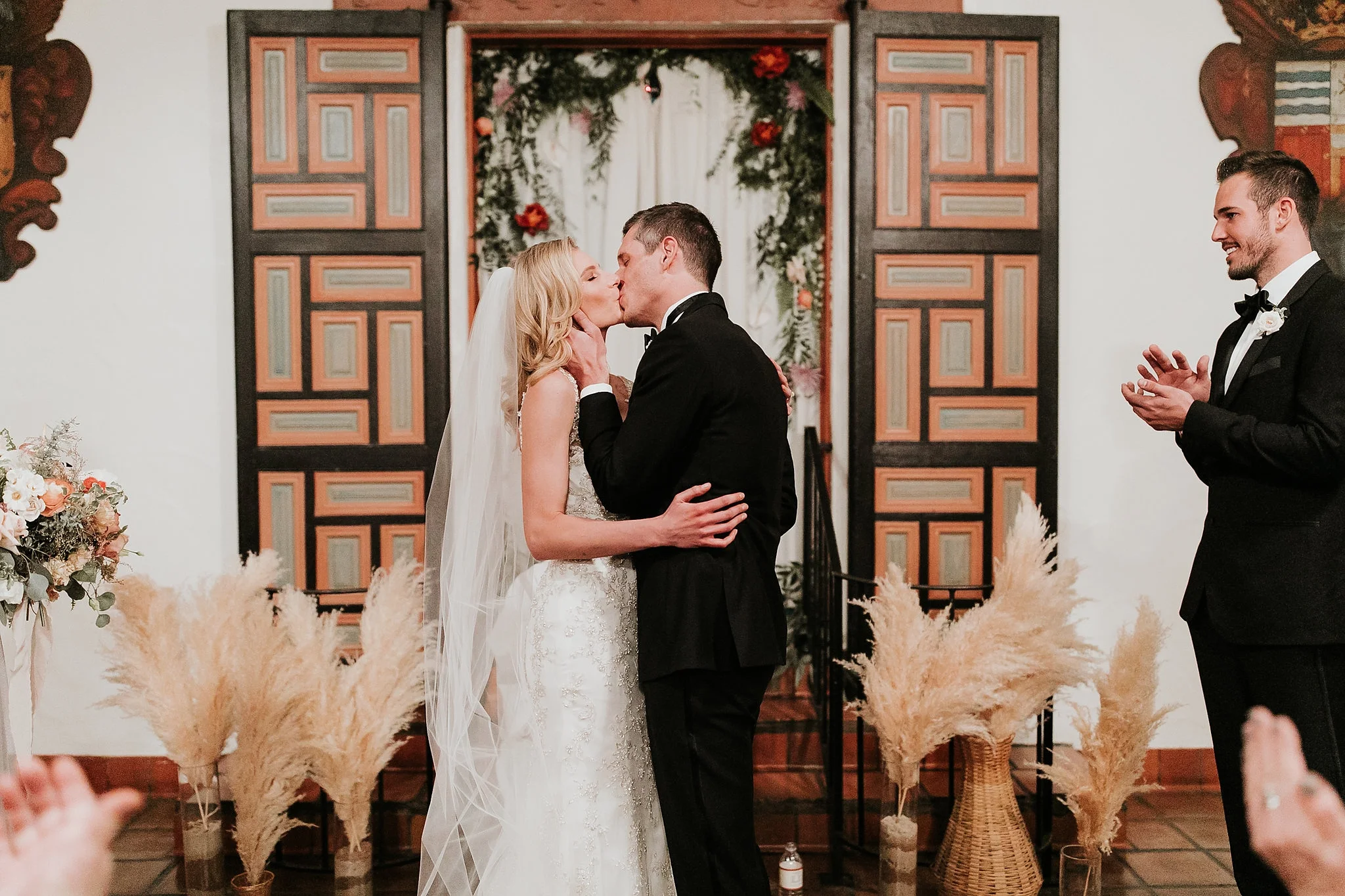 Alicia+lucia+photography+-+albuquerque+wedding+photographer+-+santa+fe+wedding+photography+-+new+mexico+wedding+photographer+-+wedding+ceremony+-+wedding+alter+-+floral+alter_0060.jpg