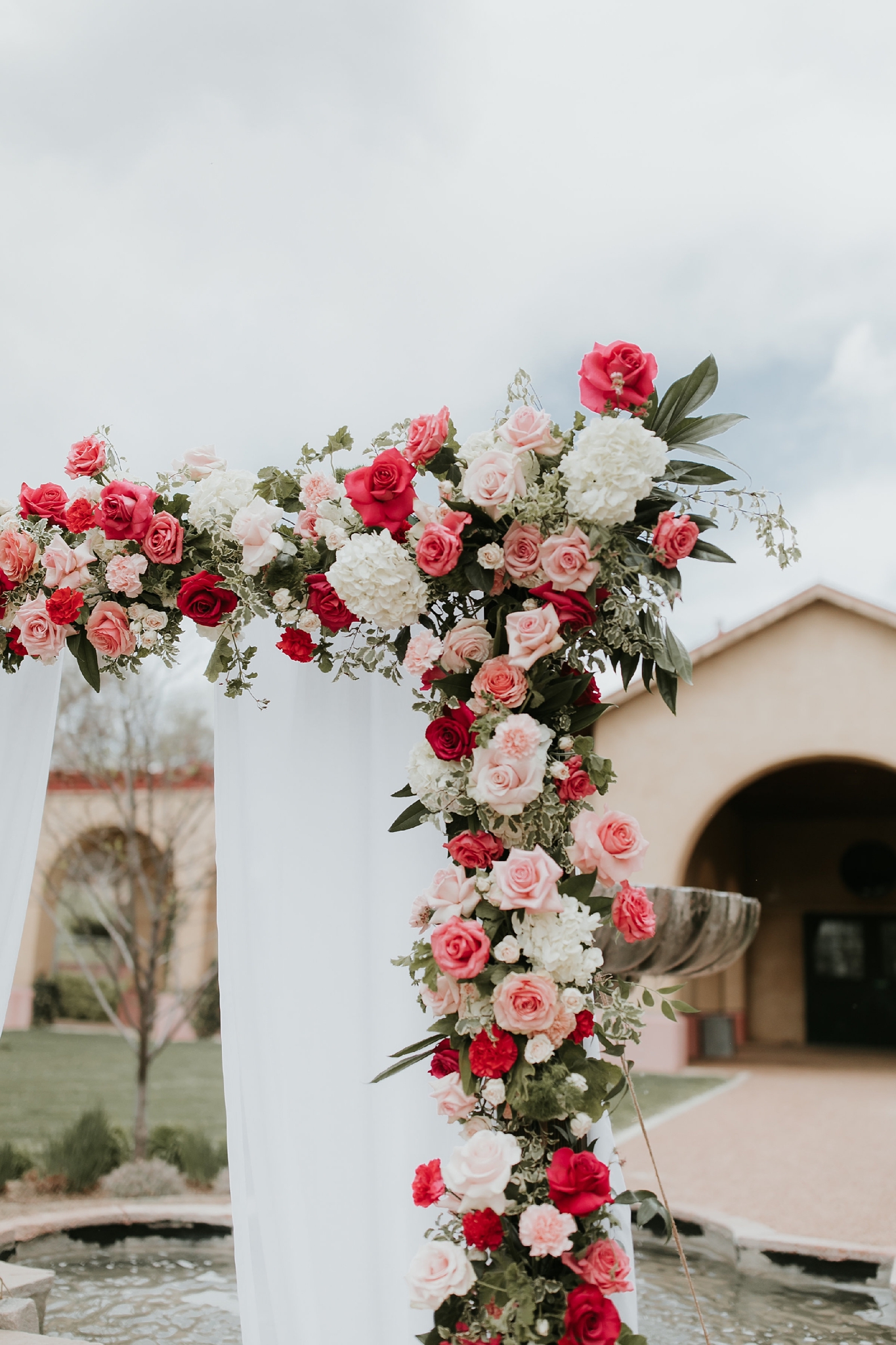 Alicia+lucia+photography+-+albuquerque+wedding+photographer+-+santa+fe+wedding+photography+-+new+mexico+wedding+photographer+-+wedding+ceremony+-+wedding+alter+-+floral+alter_0062.jpg