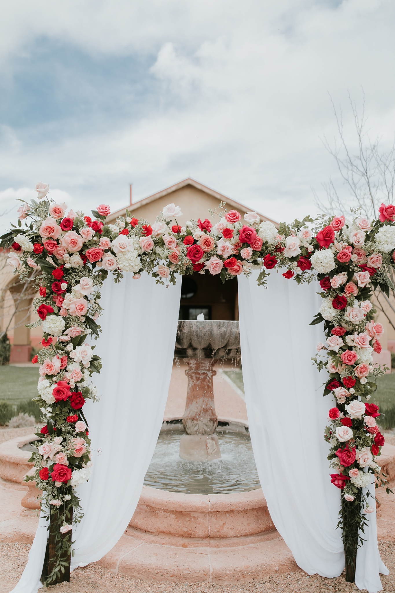 Alicia+lucia+photography+-+albuquerque+wedding+photographer+-+santa+fe+wedding+photography+-+new+mexico+wedding+photographer+-+wedding+ceremony+-+wedding+alter+-+floral+alter_0061.jpg