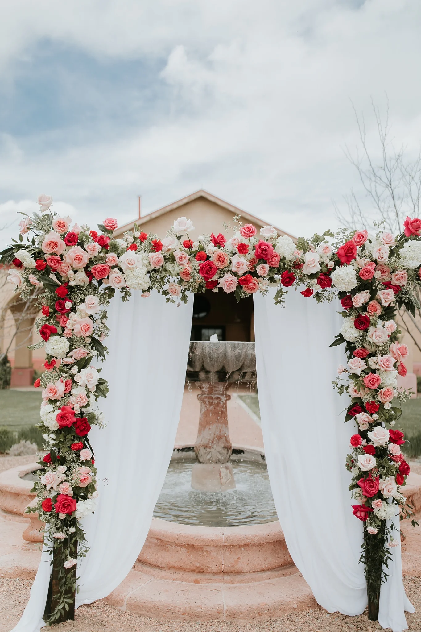 Alicia+lucia+photography+-+albuquerque+wedding+photographer+-+santa+fe+wedding+photography+-+new+mexico+wedding+photographer+-+wedding+ceremony+-+wedding+alter+-+floral+alter_0061.jpg