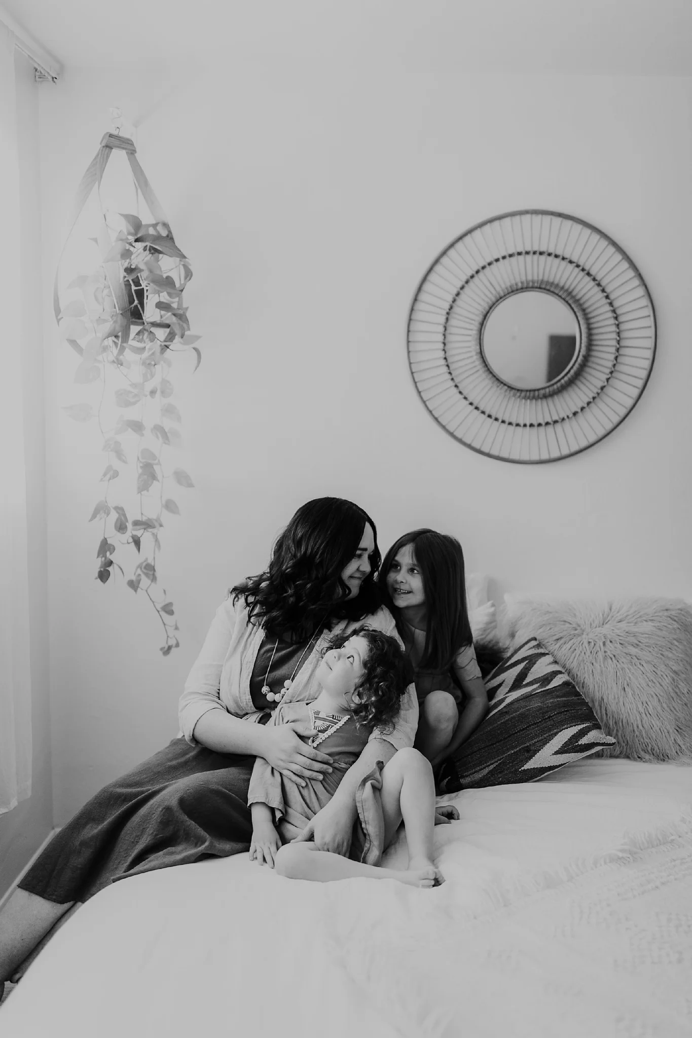 Alicia+lucia+photography+-+albuquerque+wedding+photographer+-+santa+fe+wedding+photography+-+new+mexico+wedding+photographer+-+new+mexico+family+-+home+photography+session+-+mom+kids+session+-+family+photography_0003.jpg