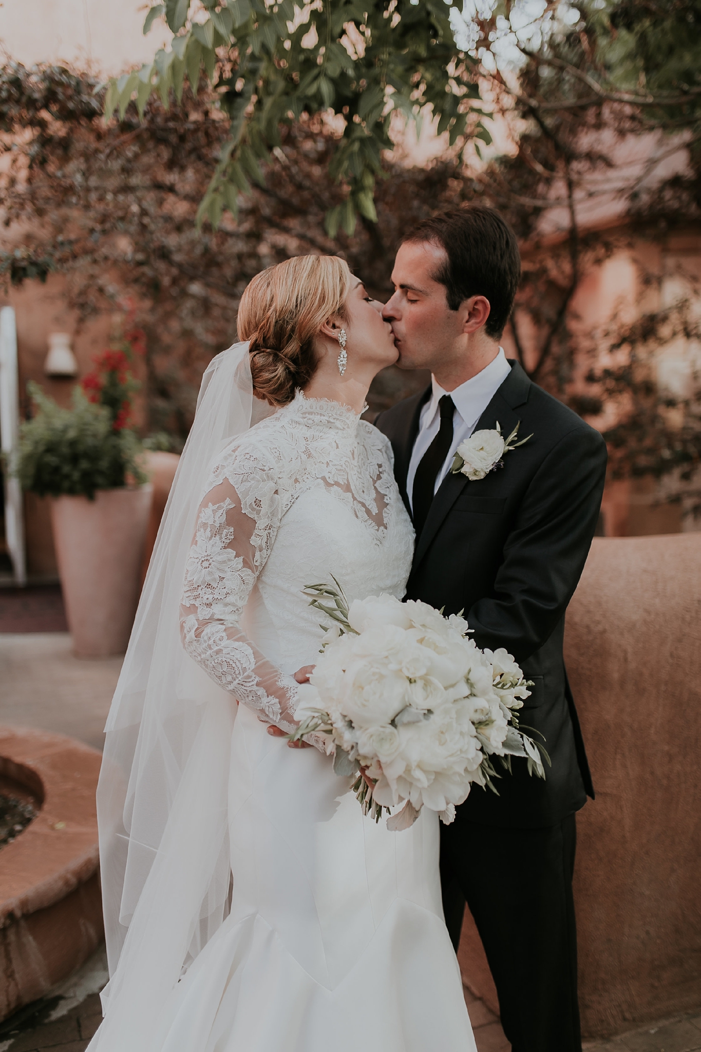 Alicia+lucia+photography+-+albuquerque+wedding+photographer+-+santa+fe+wedding+photography+-+new+mexico+wedding+photographer+-+new+mexico+wedding+-+wedding+planner+-+just+lovely+weddings+-+new+mexico+wedding+planner_0141.jpg