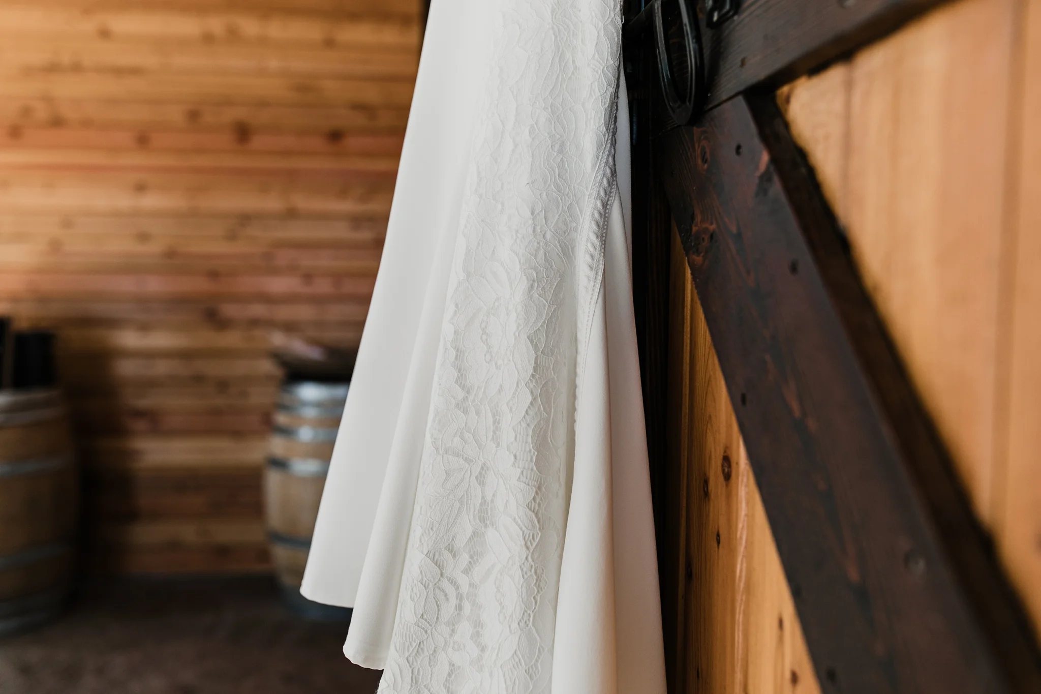 Alicia+lucia+photography+-+albuquerque+wedding+photographer+-+santa+fe+wedding+photography+-+new+mexico+wedding+photographer+-+new+mexico+wedding+-+new+mexico+wedding+-+barn+wedding+-+enchanted+vine+barn+wedding+-+ruidoso+wedding_0037.jpg