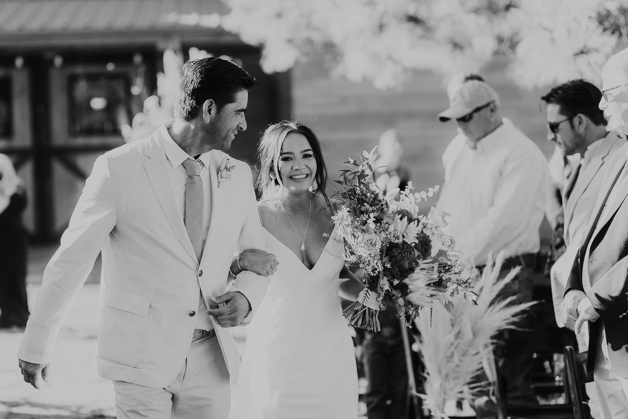 Alicia+lucia+photography+-+albuquerque+wedding+photographer+-+santa+fe+wedding+photography+-+new+mexico+wedding+photographer+-+new+mexico+wedding+-+new+mexico+wedding+-+barn+wedding+-+enchanted+vine+barn+wedding+-+ruidoso+wedding_0096.jpg