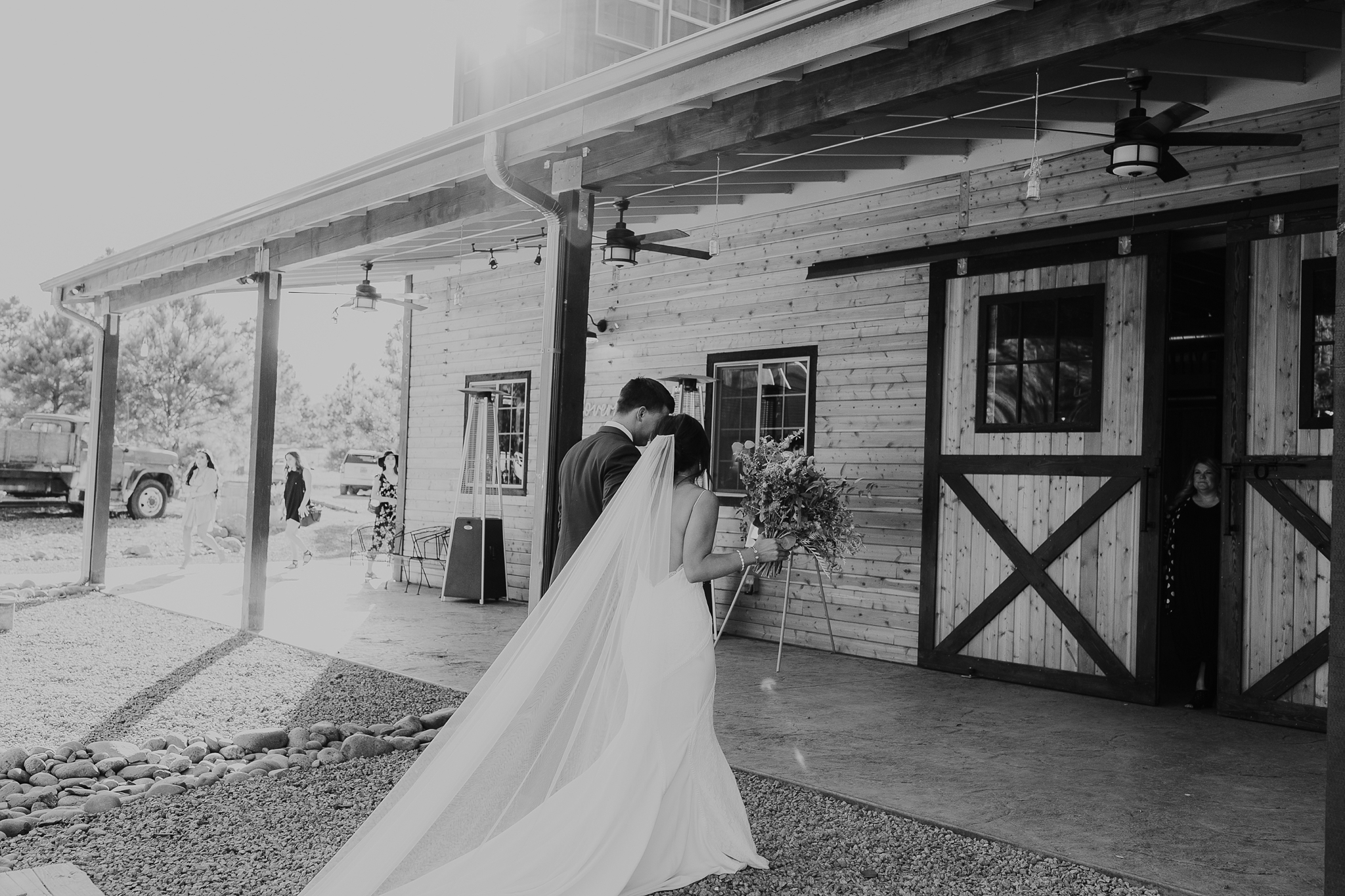 Alicia+lucia+photography+-+albuquerque+wedding+photographer+-+santa+fe+wedding+photography+-+new+mexico+wedding+photographer+-+new+mexico+wedding+-+new+mexico+wedding+-+barn+wedding+-+enchanted+vine+barn+wedding+-+ruidoso+wedding_0112.jpg