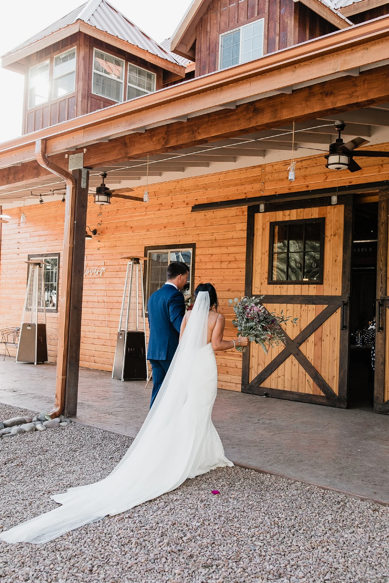 Alicia+lucia+photography+-+albuquerque+wedding+photographer+-+santa+fe+wedding+photography+-+new+mexico+wedding+photographer+-+new+mexico+wedding+-+new+mexico+wedding+-+barn+wedding+-+enchanted+vine+barn+wedding+-+ruidoso+wedding_0113.jpg