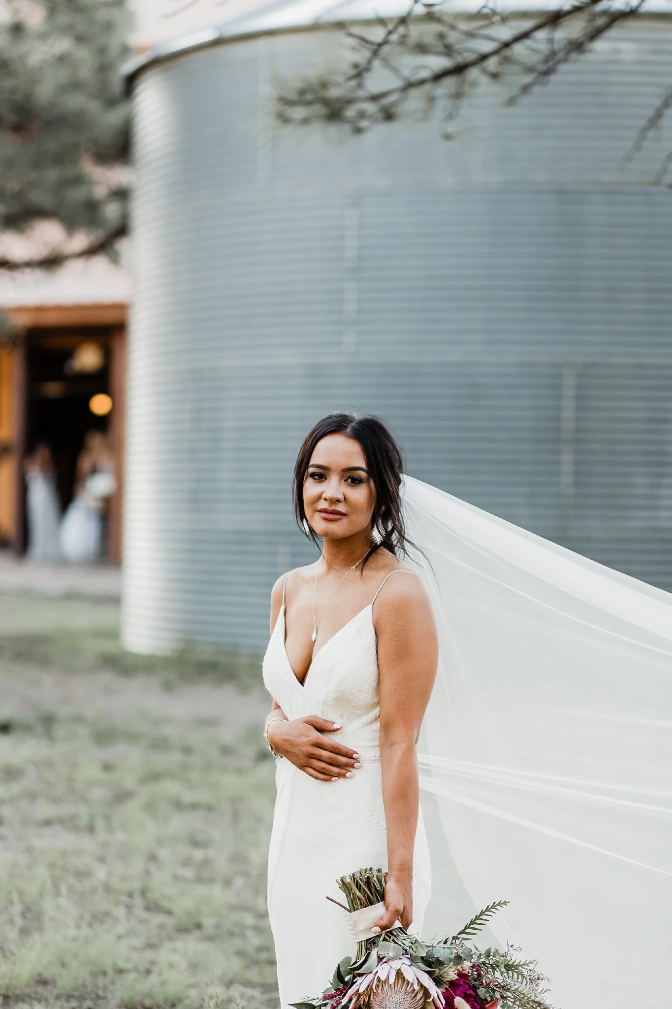Alicia+lucia+photography+-+albuquerque+wedding+photographer+-+santa+fe+wedding+photography+-+new+mexico+wedding+photographer+-+new+mexico+wedding+-+new+mexico+wedding+-+barn+wedding+-+enchanted+vine+barn+wedding+-+ruidoso+wedding_0123.jpg