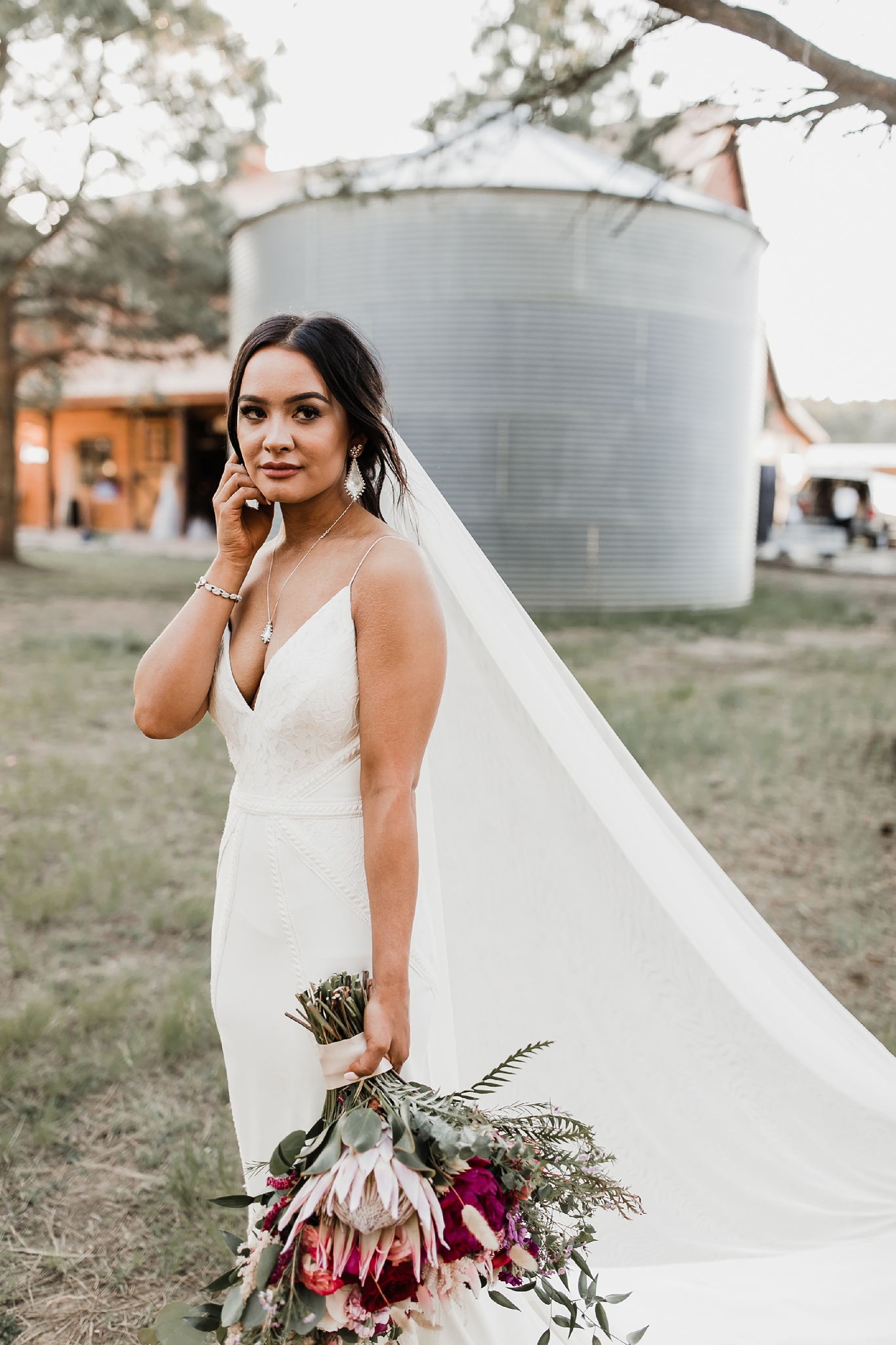 Alicia+lucia+photography+-+albuquerque+wedding+photographer+-+santa+fe+wedding+photography+-+new+mexico+wedding+photographer+-+new+mexico+wedding+-+new+mexico+wedding+-+barn+wedding+-+enchanted+vine+barn+wedding+-+ruidoso+wedding_0125.jpg