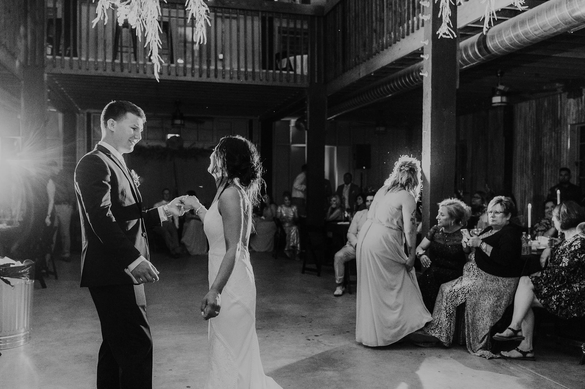 Alicia+lucia+photography+-+albuquerque+wedding+photographer+-+santa+fe+wedding+photography+-+new+mexico+wedding+photographer+-+new+mexico+wedding+-+new+mexico+wedding+-+barn+wedding+-+enchanted+vine+barn+wedding+-+ruidoso+wedding_0161.jpg