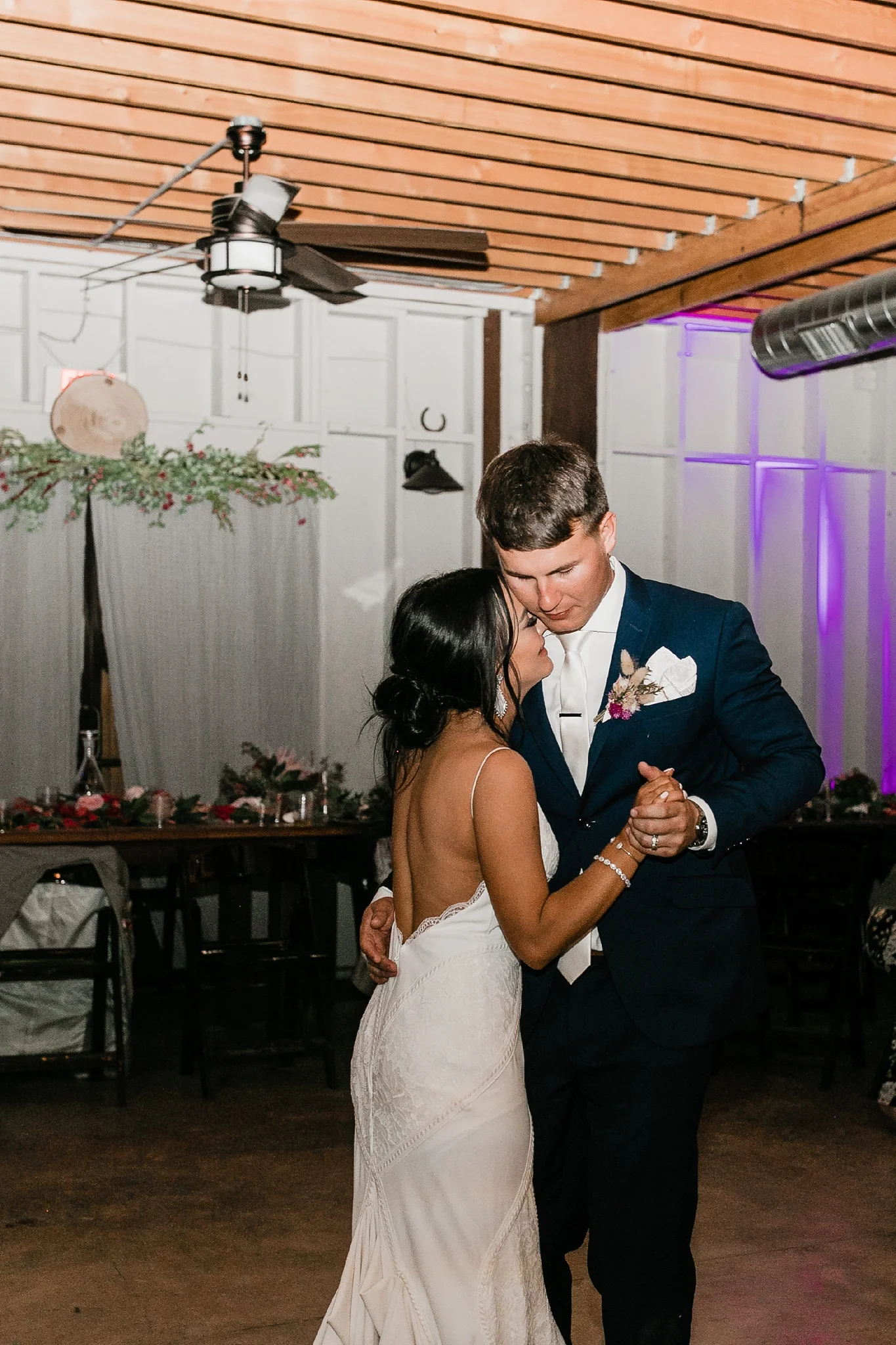 Alicia+lucia+photography+-+albuquerque+wedding+photographer+-+santa+fe+wedding+photography+-+new+mexico+wedding+photographer+-+new+mexico+wedding+-+new+mexico+wedding+-+barn+wedding+-+enchanted+vine+barn+wedding+-+ruidoso+wedding_0163.jpg